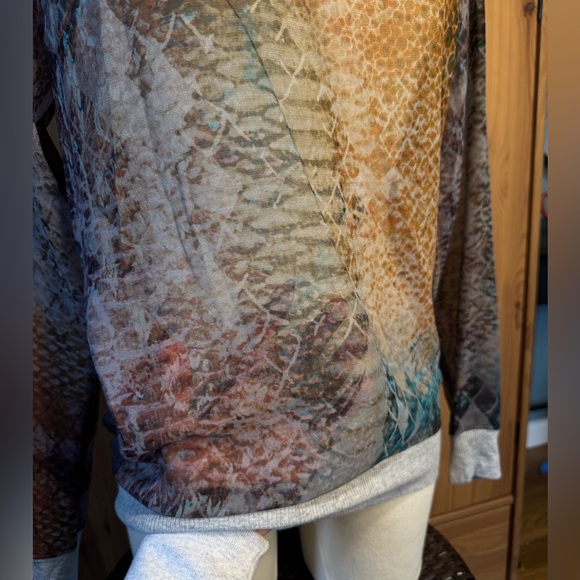 CALVIN RUCKER Mesh Textured Top - Picture 3 of 6